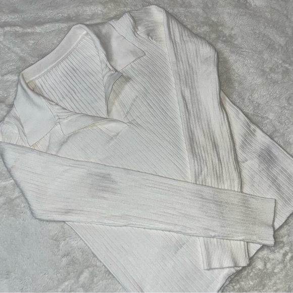 White collar top - Picture 1 of 3